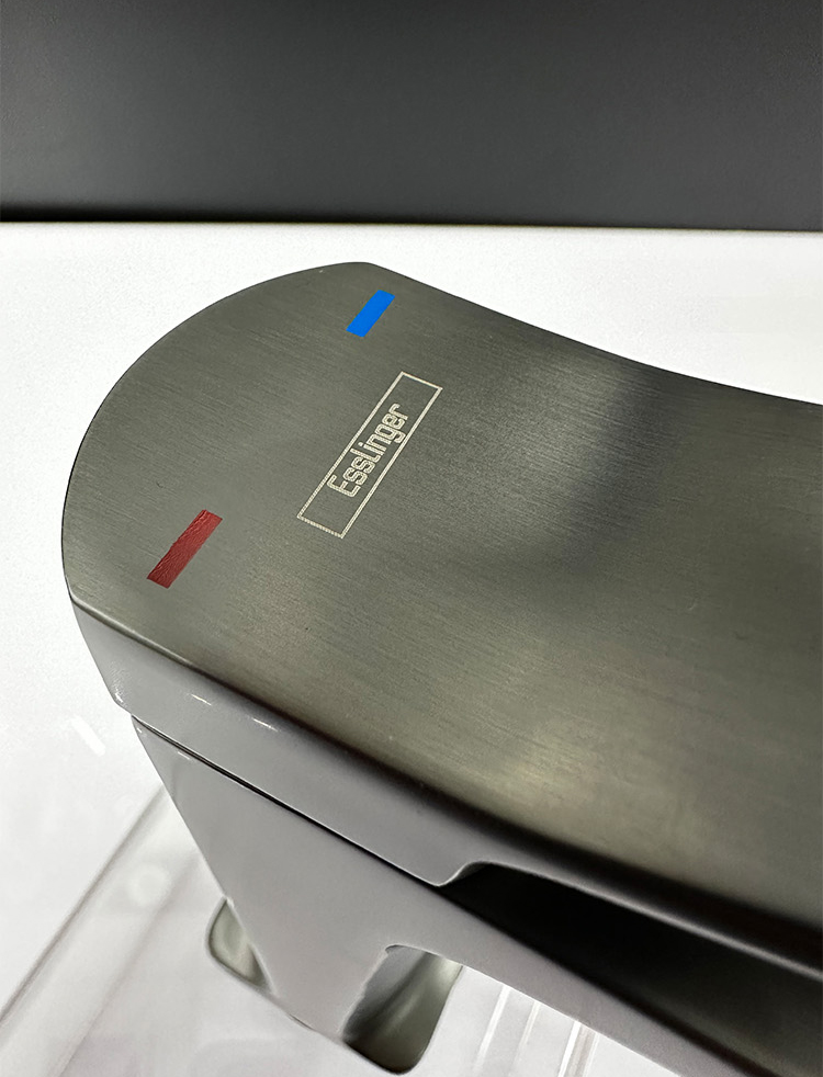 Vòi lavabo nóng lạnh Esslinger ES-28201-555QS