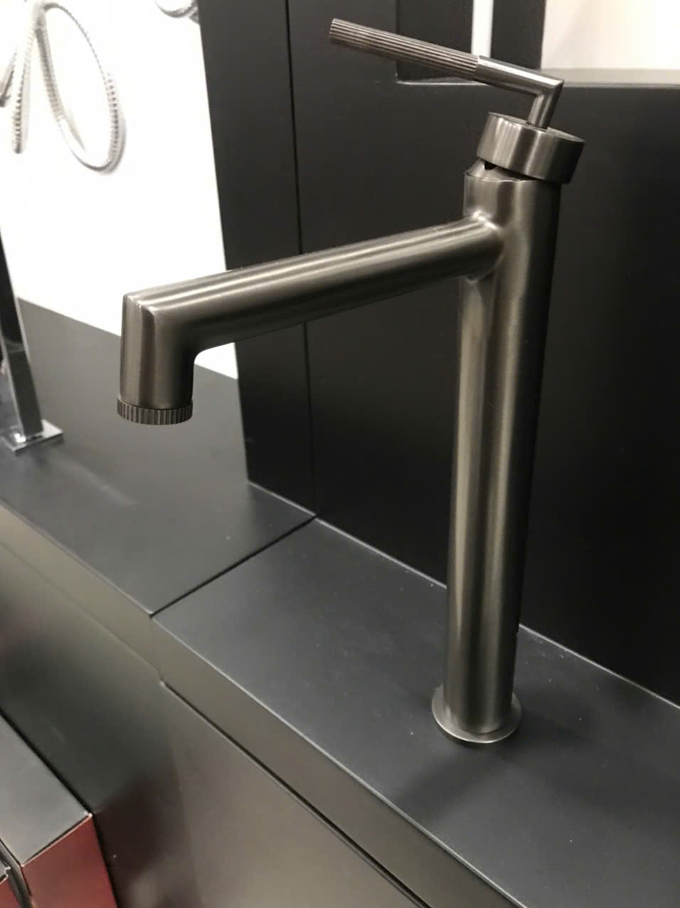 Vòi lavabo nóng lạnh thân cao Esslinger ES-28715-2-615QS