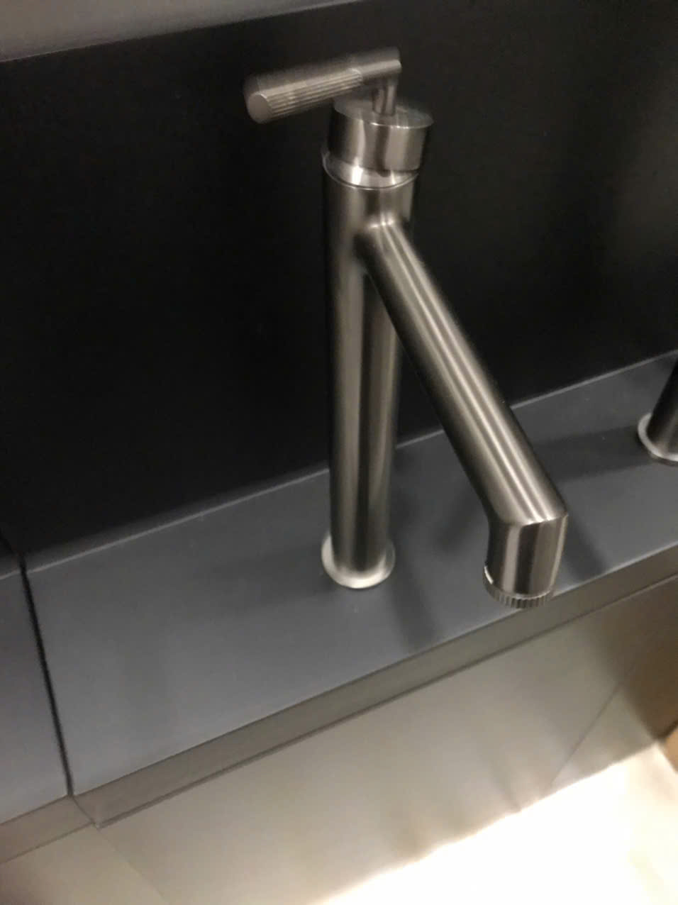 Vòi lavabo nóng lạnh thân cao Esslinger ES-28715-2-615QS