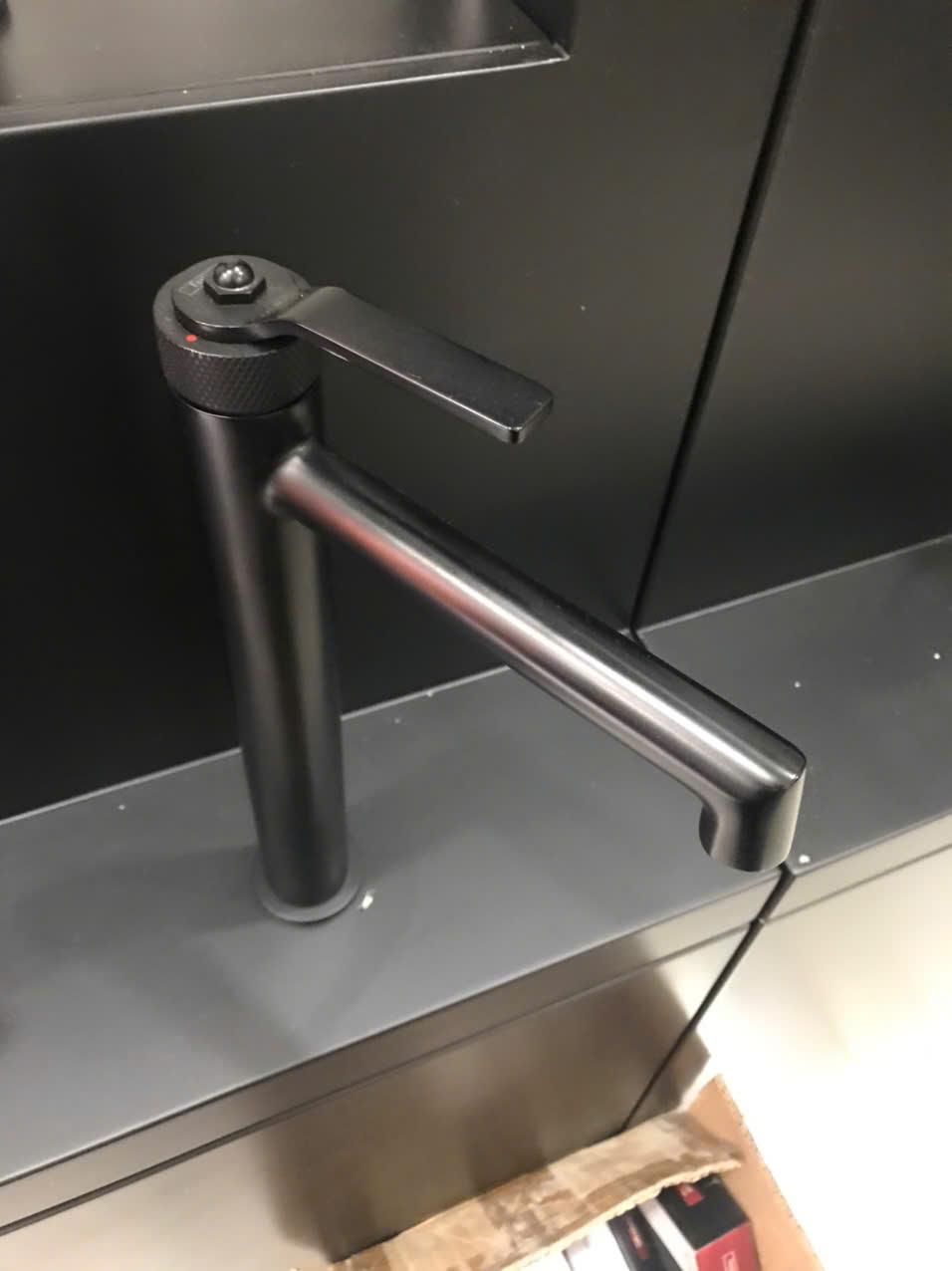 Vòi lavabo nóng lạnh thân cao Esslinger ES-28715-617H