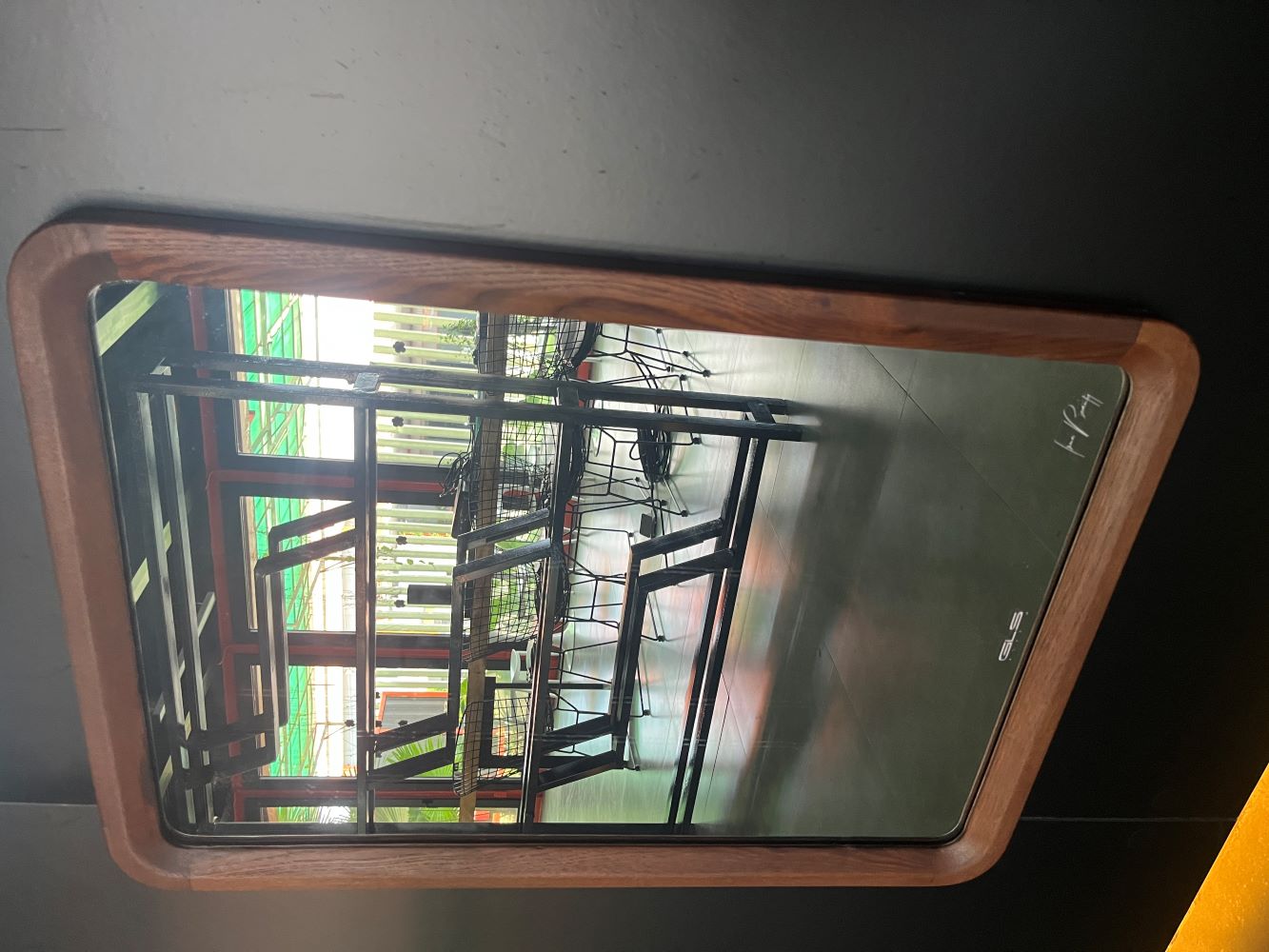 Gương viền gỗ Tần Bì GLS BF48R30 chữ nhật đứng 50x70cm