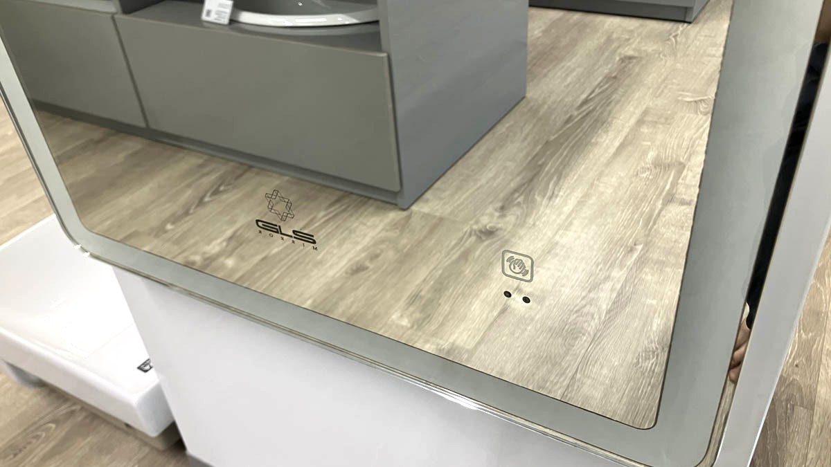 Gương led chữ nhật 50x70cm GLS M35R36 ánh sáng ngoài hoa văn