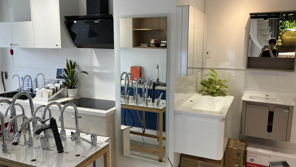 Gương led toàn thân 60x160cm GLS M35R74 ánh sáng ngoài hoa văn