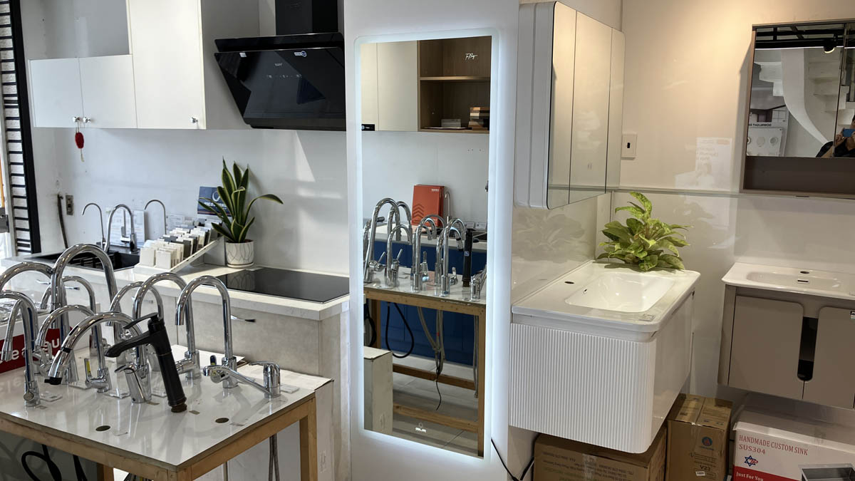 Gương led toàn thân 60x160cm GLS M35R74 ánh sáng ngoài hoa văn