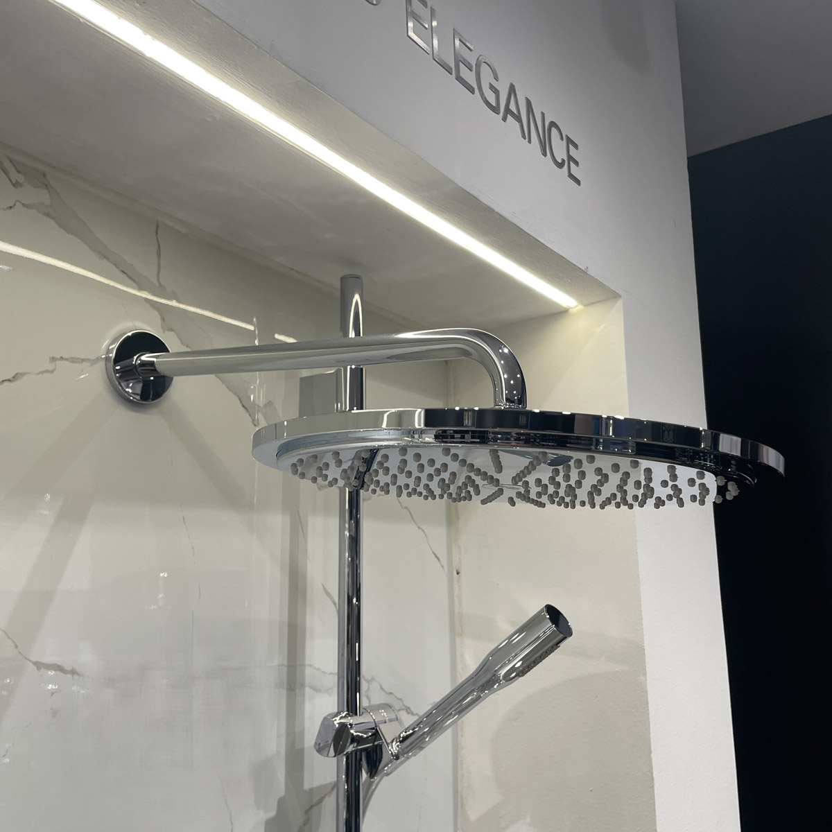 Bát sen gắn tường Grohe Rainshower Cosmpolitan 310 Grohe 26066000
