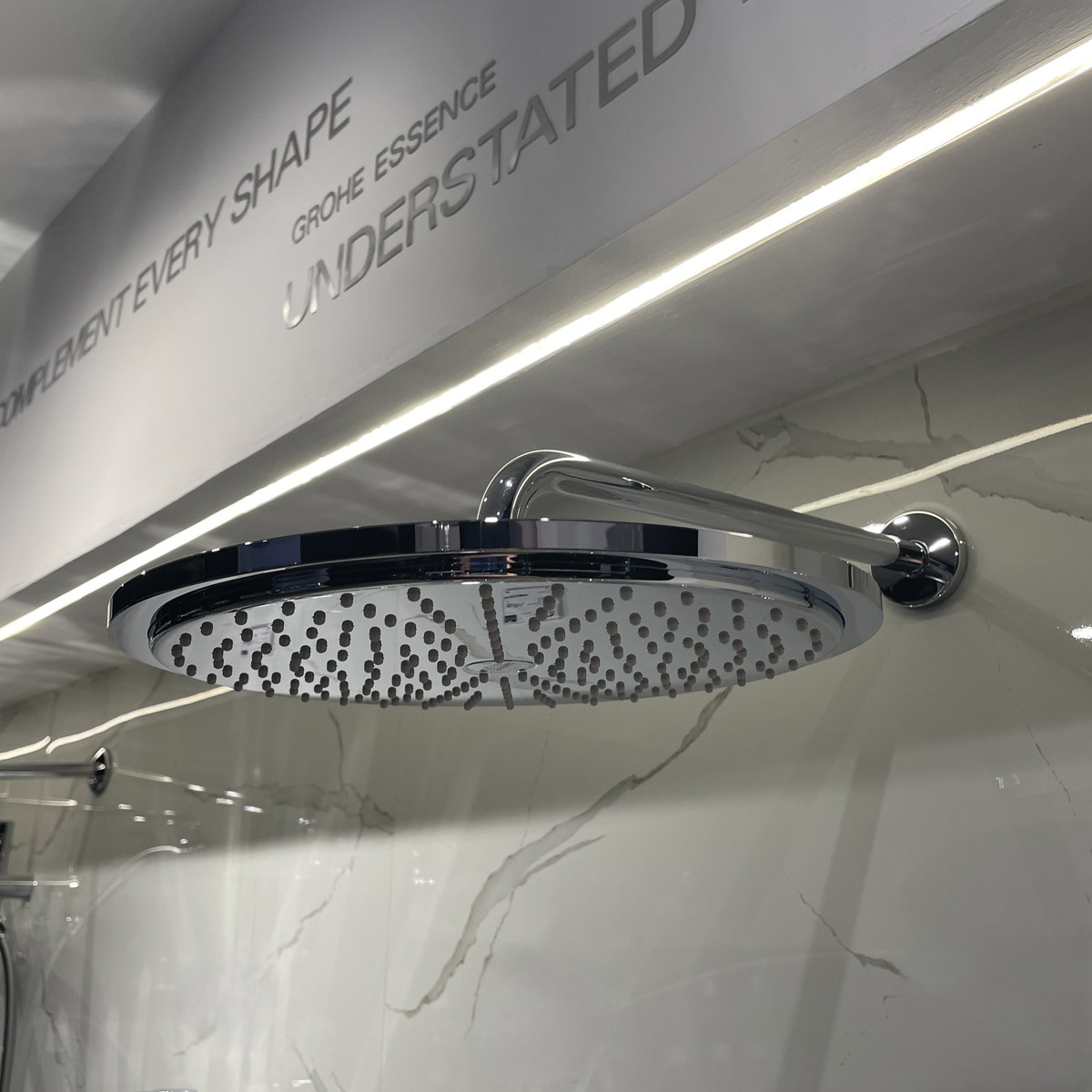 Bát sen gắn tường Grohe Rainshower Cosmpolitan 310 Grohe 26066000