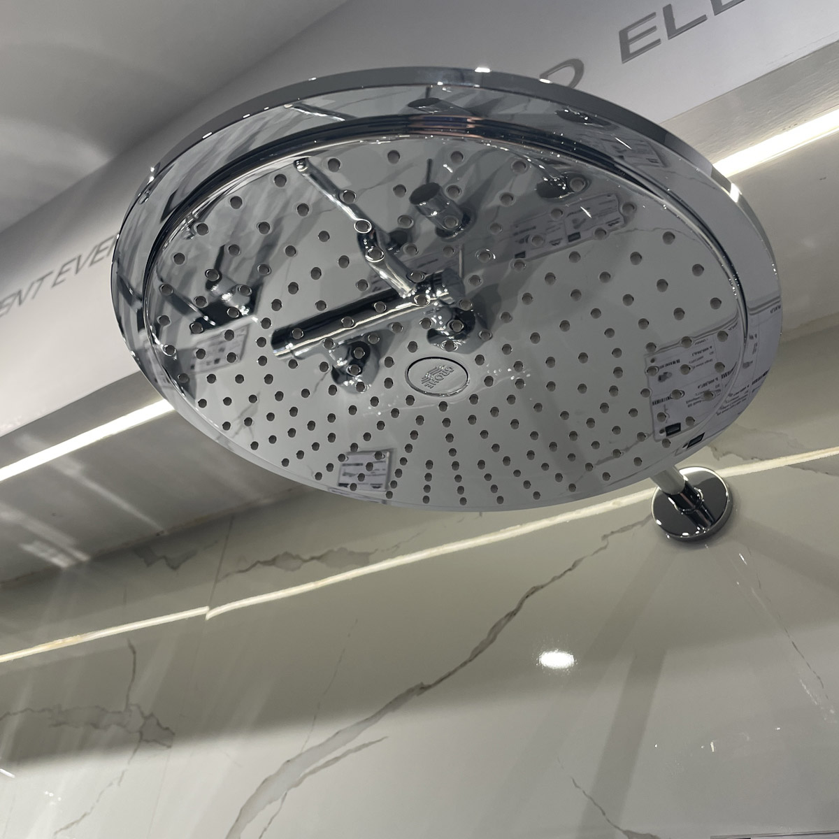 Bát sen gắn tường Grohe Rainshower Cosmpolitan 310 Grohe 26066000