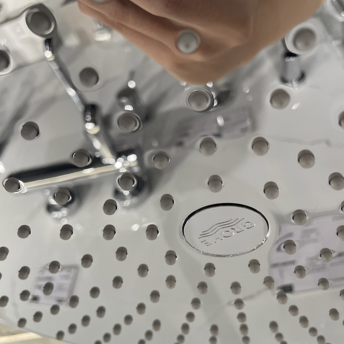 Bát sen gắn tường Grohe Rainshower Cosmpolitan 310 Grohe 26066000