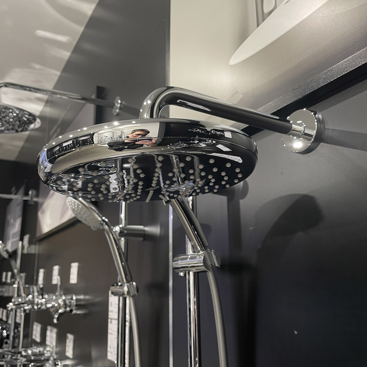 Bộ bát sen tắm gắn tường Tempesta 210 GROHE 26412000