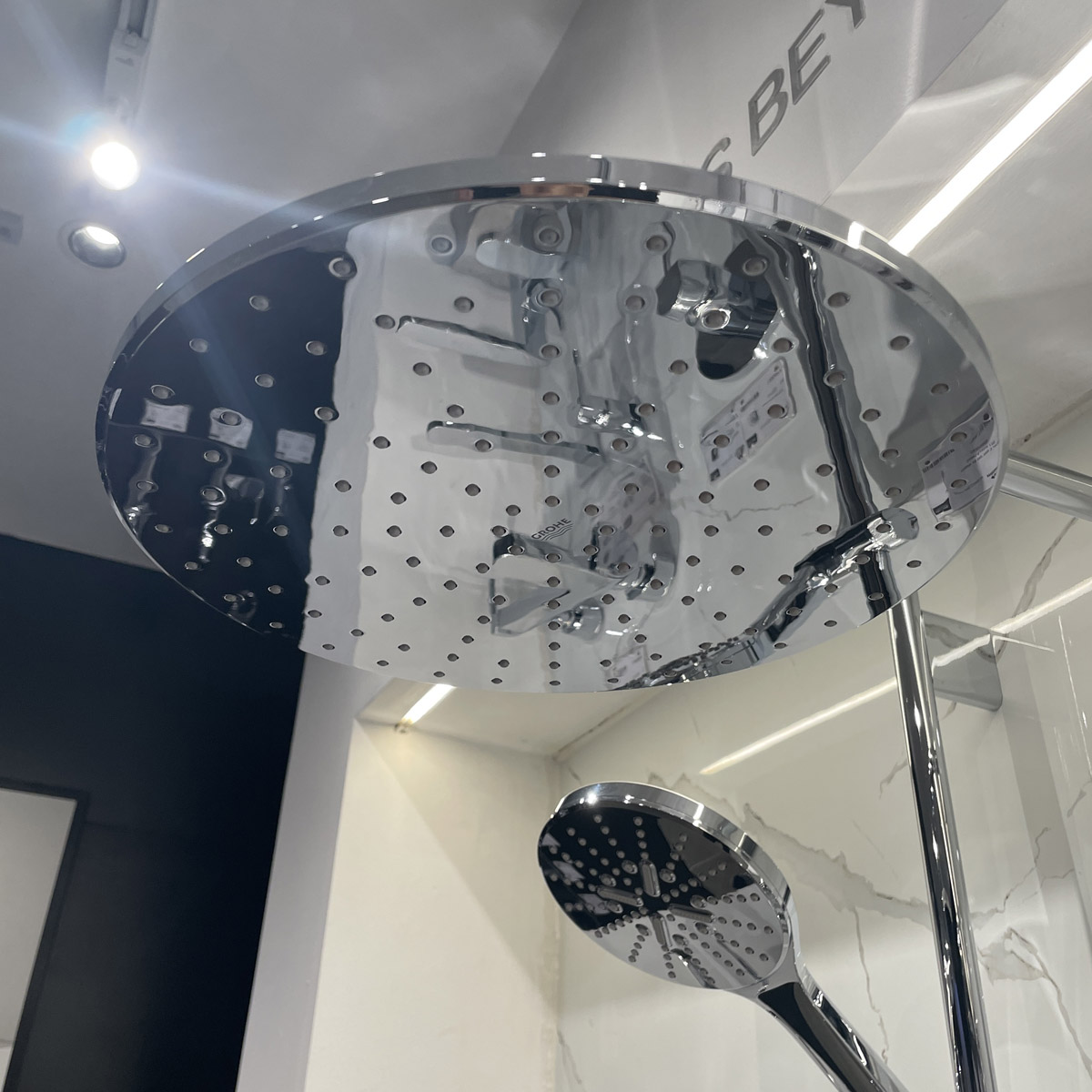 Bát sen gắn tường Grohe Rainshower Cosmopolitan 310 Grohe 26557000