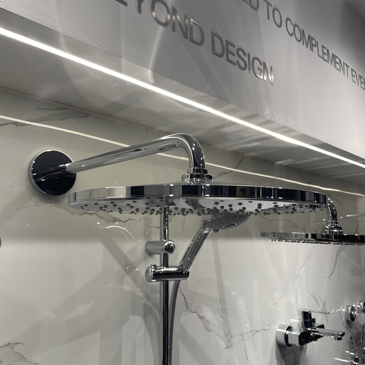 Bát sen gắn tường Grohe Rainshower Cosmopolitan 310 Grohe 26557000