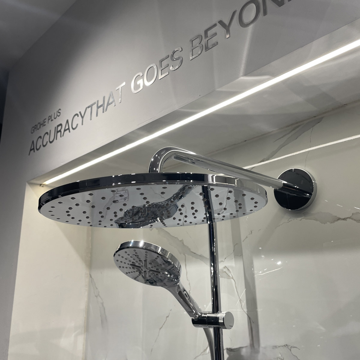 Bát sen gắn tường Grohe Rainshower Cosmopolitan 310 Grohe 26557000