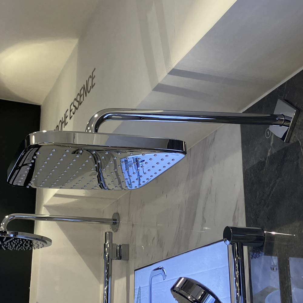 Bộ bát sen tắm gắn tường Tempesta 250 Cube GROHE 26682000