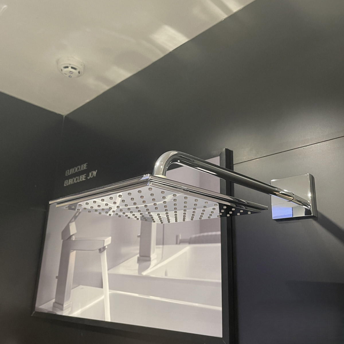 Bát sen tắm âm trần Rainshower Allure 230 GROHE 27863000