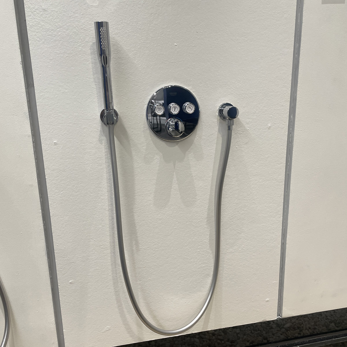 Bộ sen âm tường ổn nhiệt với bát sen GROHE 34705000
