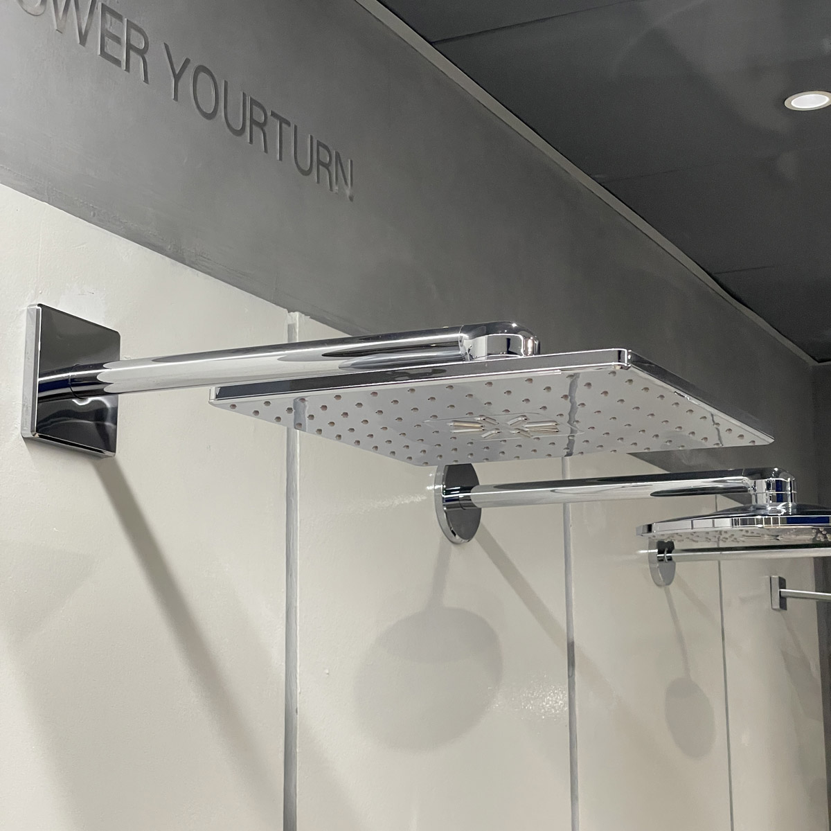 Bộ sen âm tường ổn nhiệt với bát sen GROHE 34706000