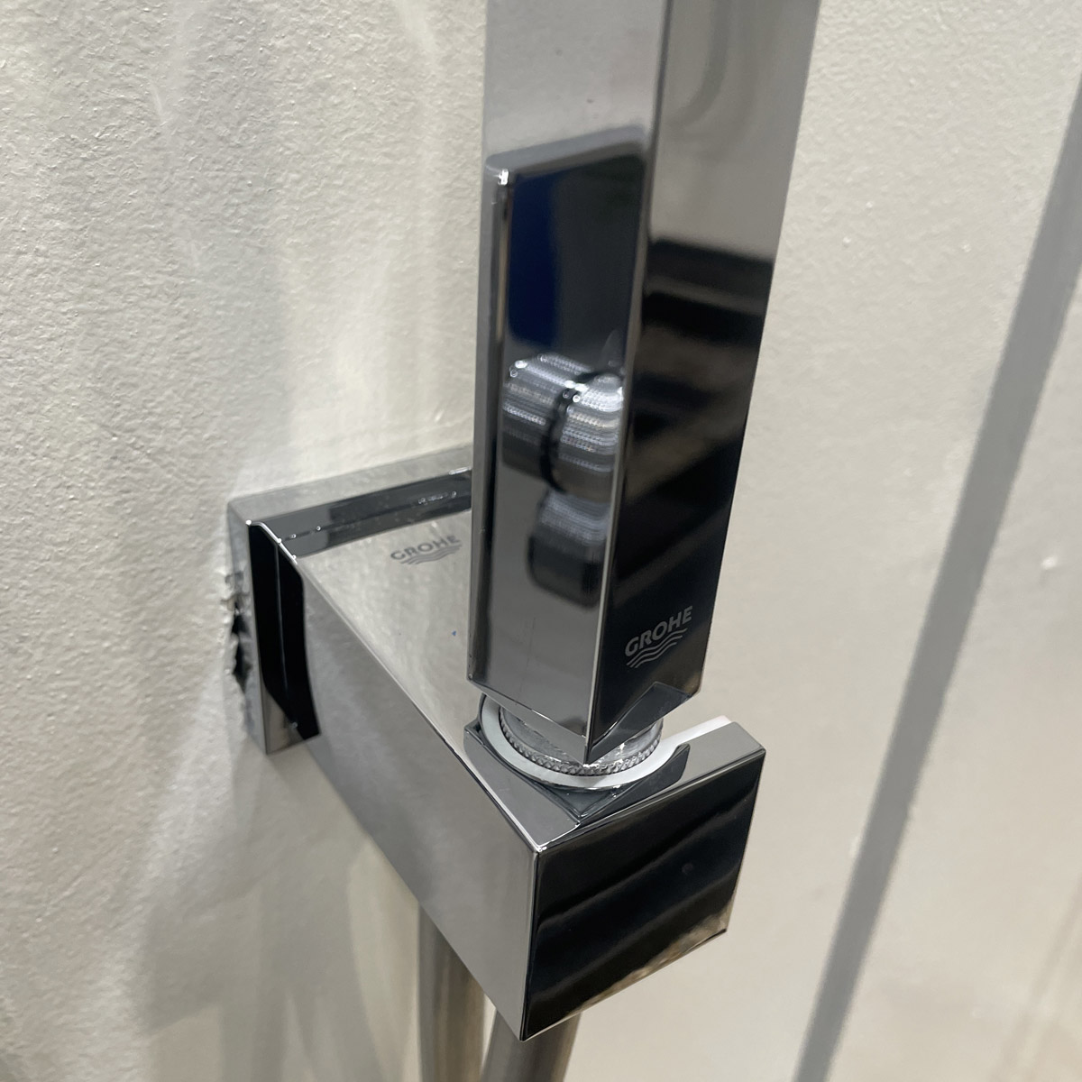 Bộ sen âm tường ổn nhiệt với bát sen GROHE 34706000