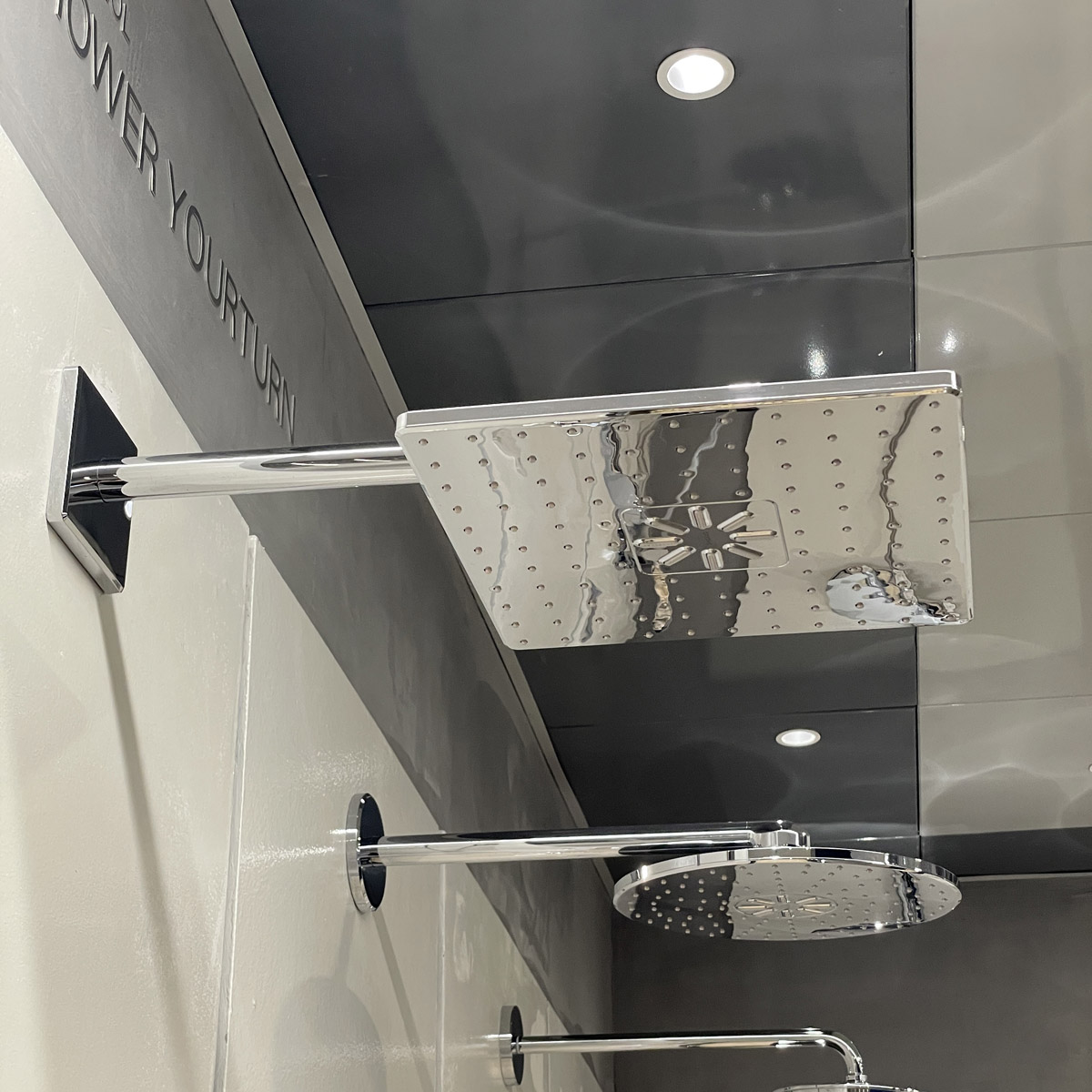 Bộ sen âm tường ổn nhiệt với bát sen GROHE 34706000