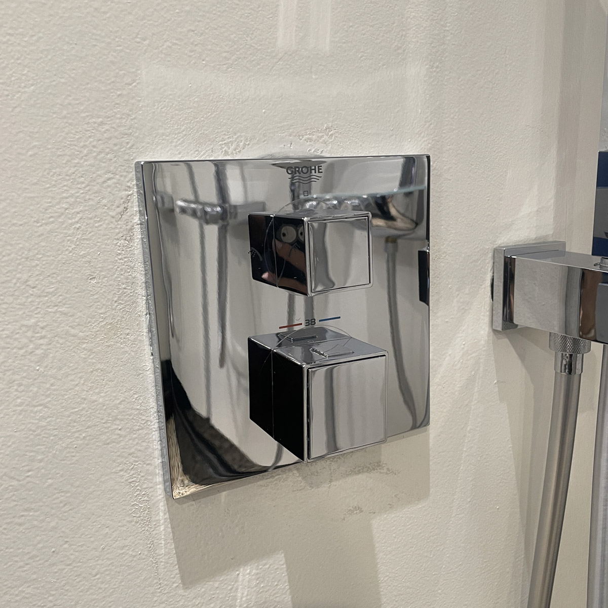 Bộ sen âm tường ổn nhiệt vuông Allure 230 GROHE 34741000