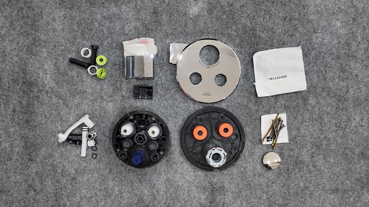 Bộ sen âm tường ổn nhiệt SmartControl với bát sen Euphoria 260 GROHE 34744000