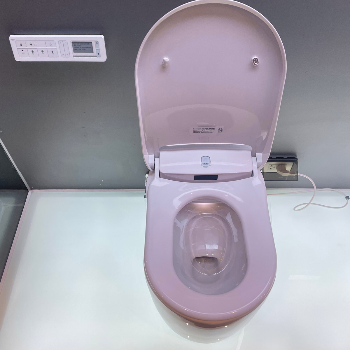 Bồn cầu đặt sàn cảm ứng Sensia Arena GROHE 36492SH0