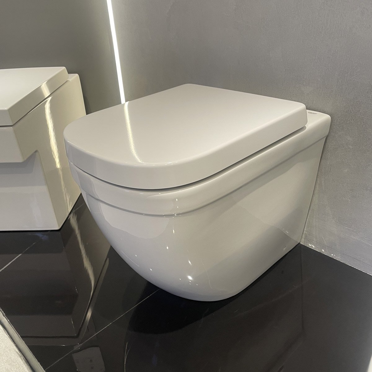 Thân bồn cầu đặt sàn Euro Ceramic GROHE 3933900H