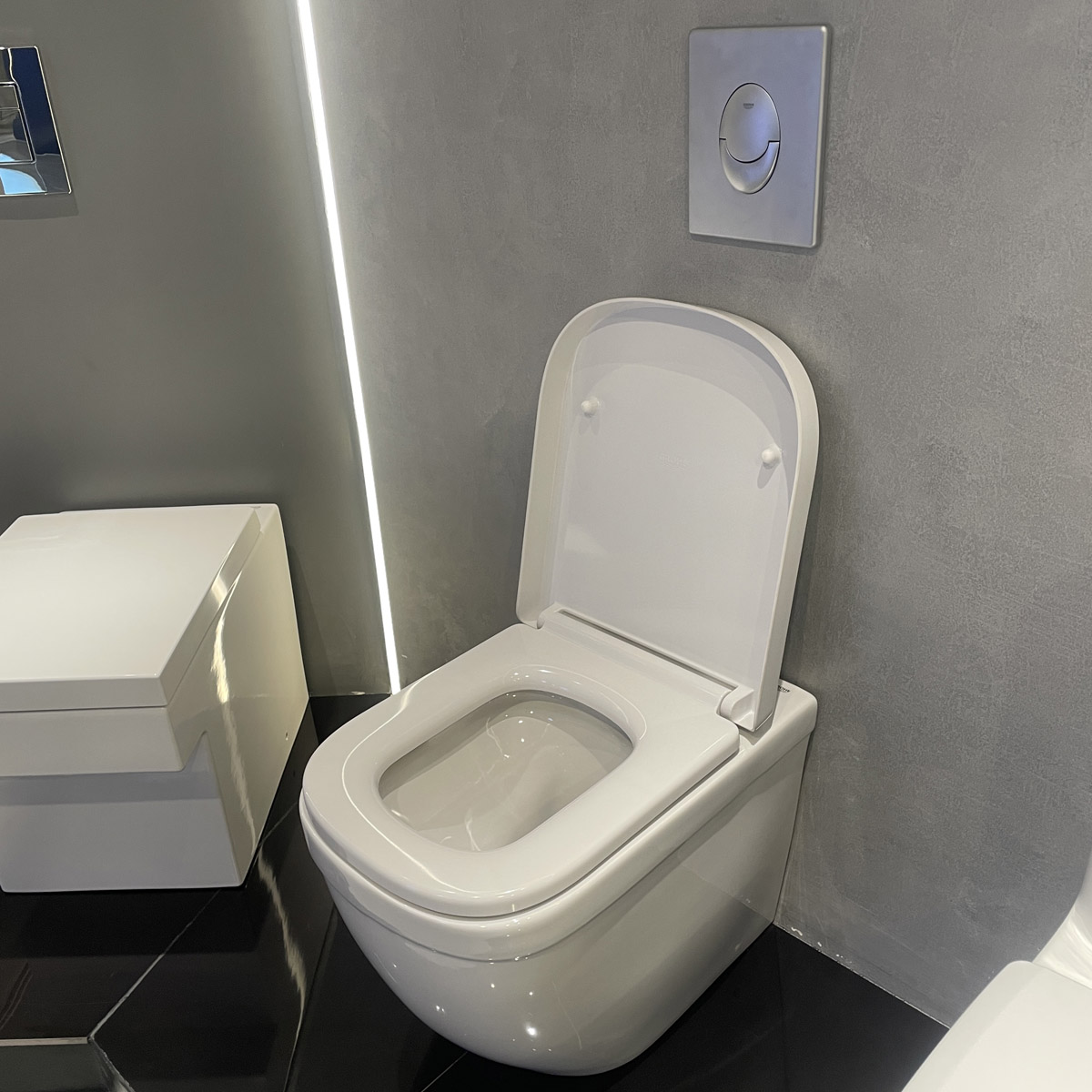 Thân bồn cầu đặt sàn Euro Ceramic GROHE 3933900H