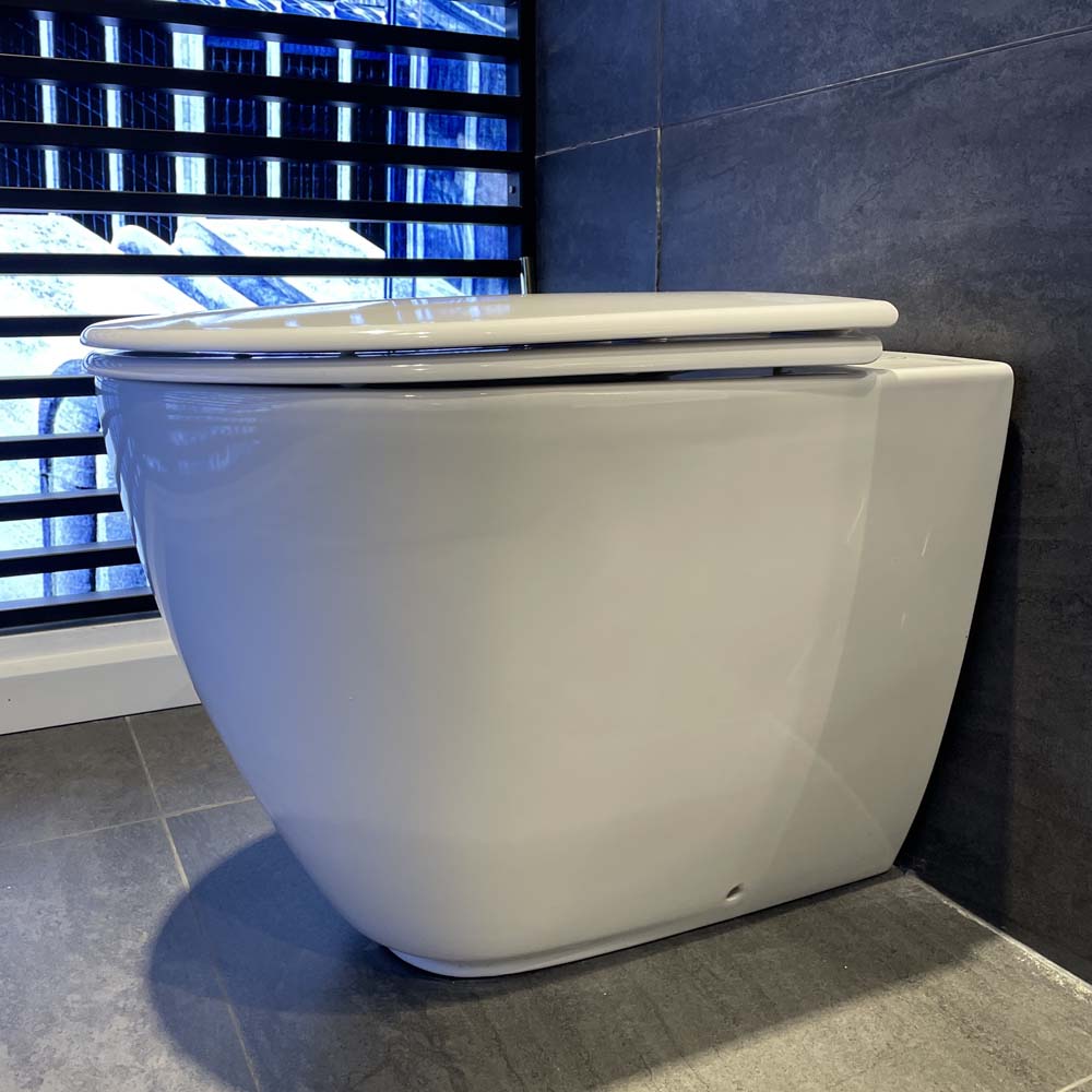 Thân bồn cầu đặt sàn Essence GROHE 3957300H