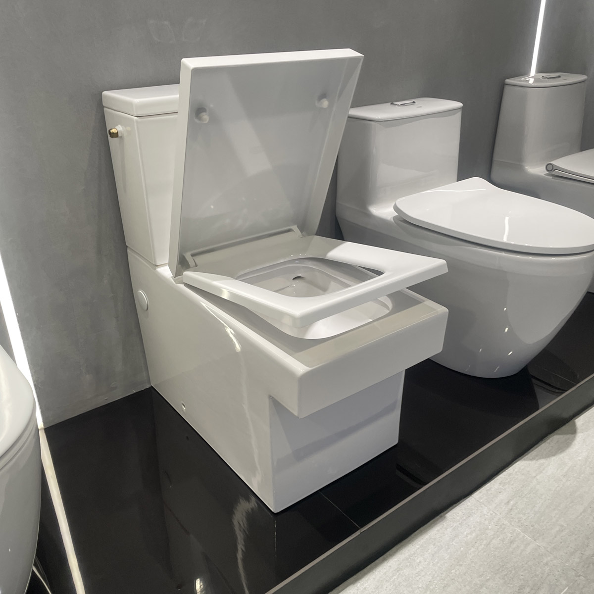 Thân bồn cầu 2 khối Cube Ceramic GROHE 3948400H