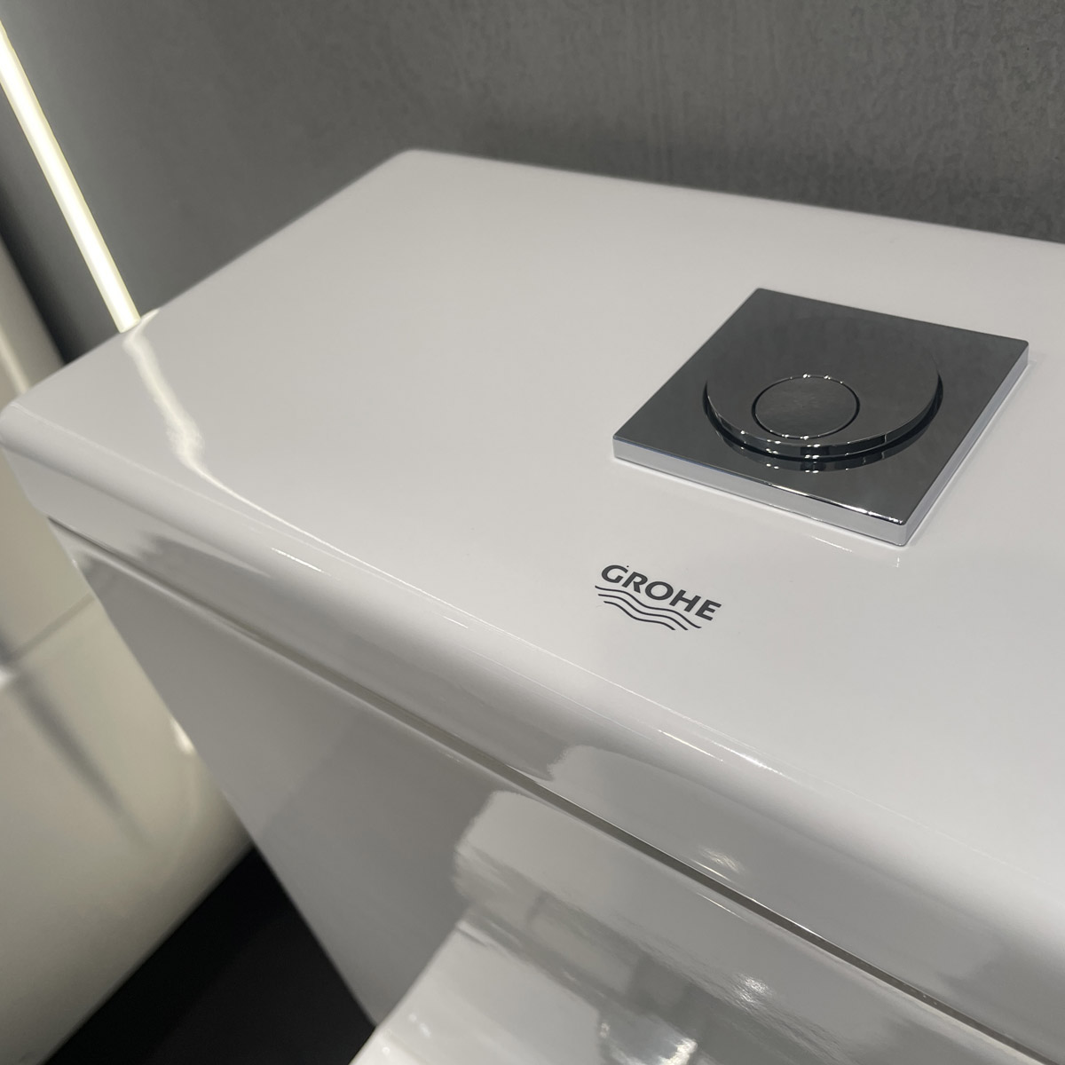 Thân bồn cầu 2 khối Cube Ceramic GROHE 3948400H