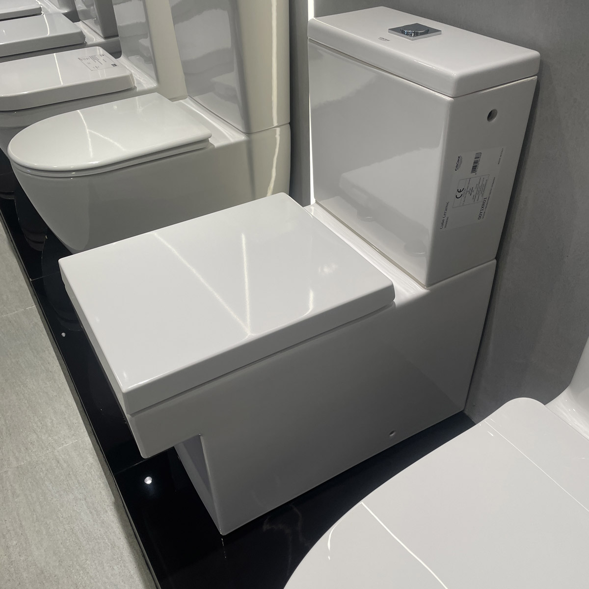 Thân bồn cầu 2 khối Cube Ceramic GROHE 3948400H