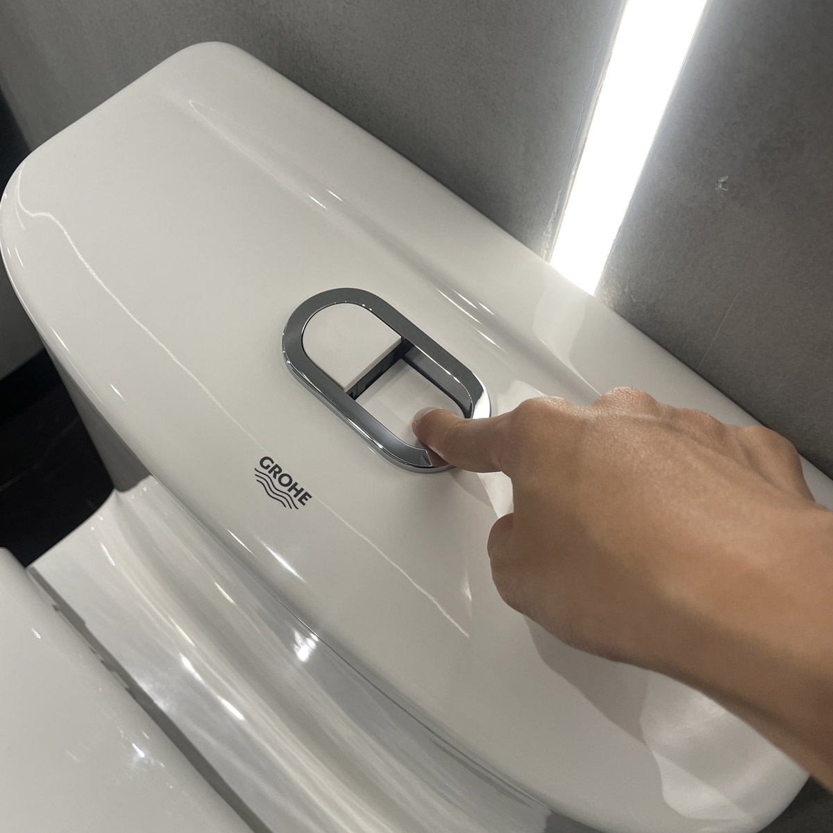 Bồn cầu 1 khối Bau Ceramic GROHE 39990000