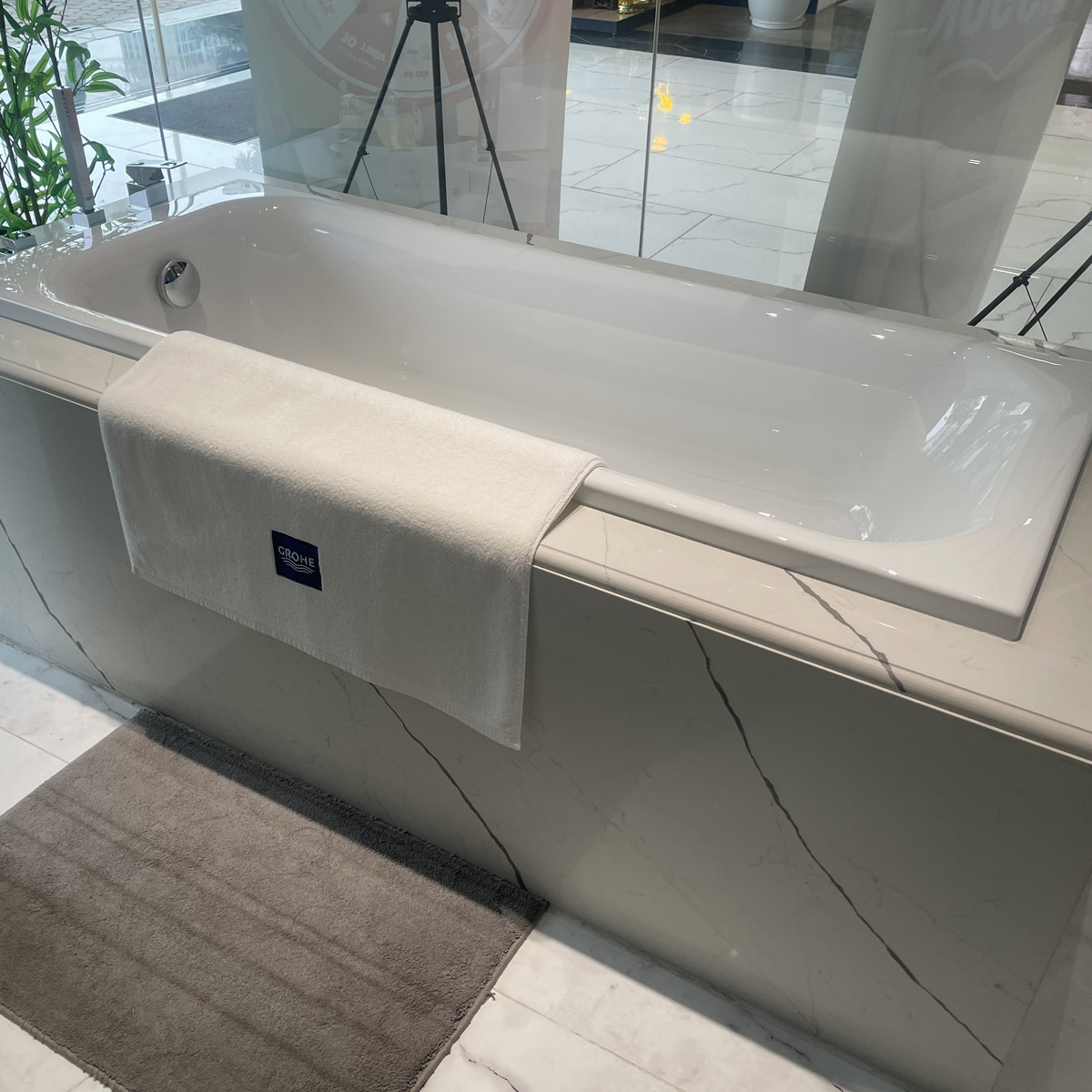 Bồn tắm xây 1m7 Eurosmart Grohe 39150000