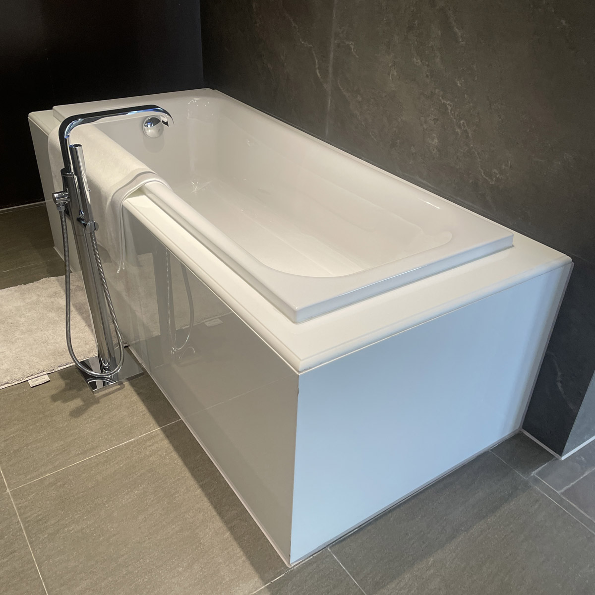 Bồn tắm xây 1m7 Eurosmart Grohe 39150000