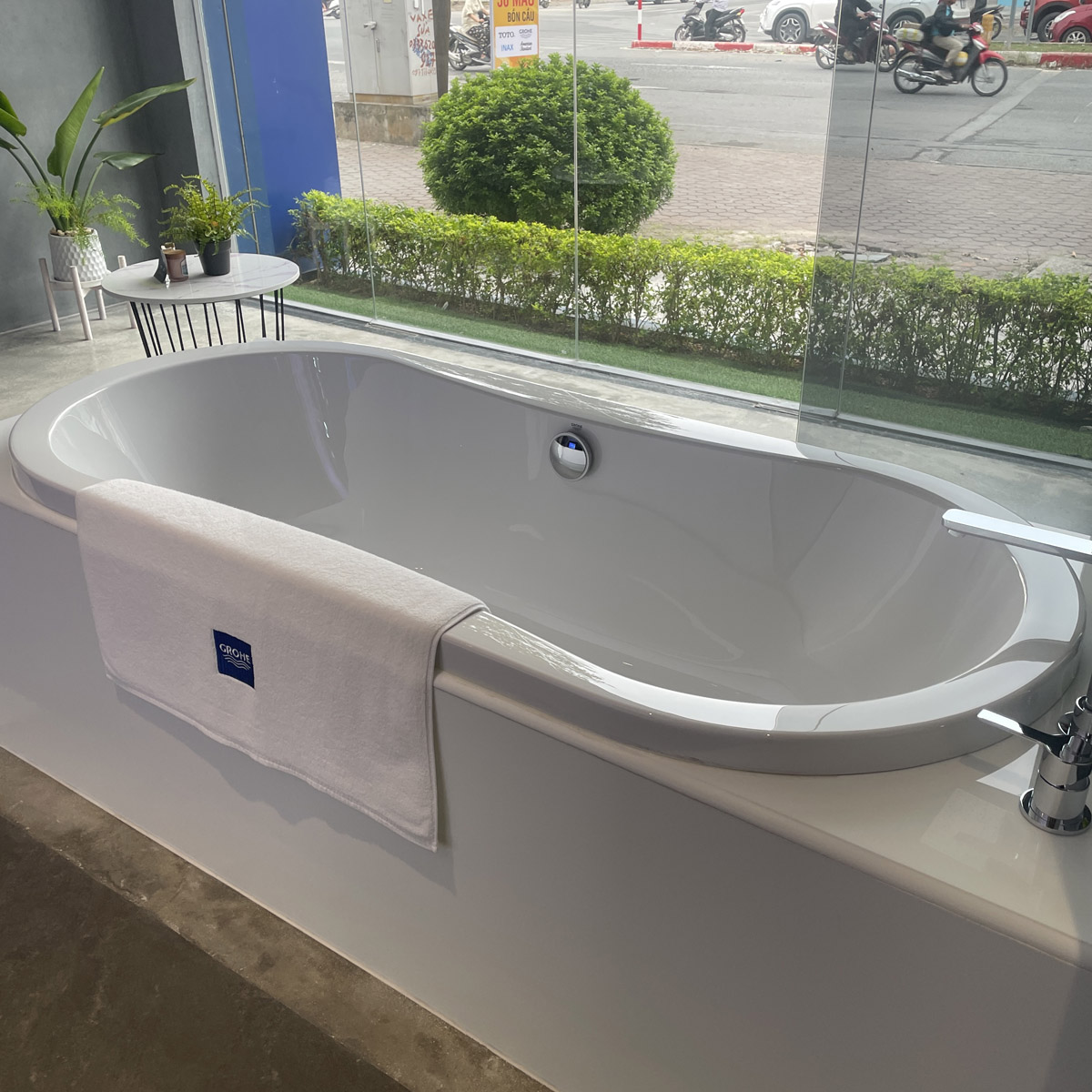 Bồn tắm xây 1m8 Eurobath Grohe 39151000