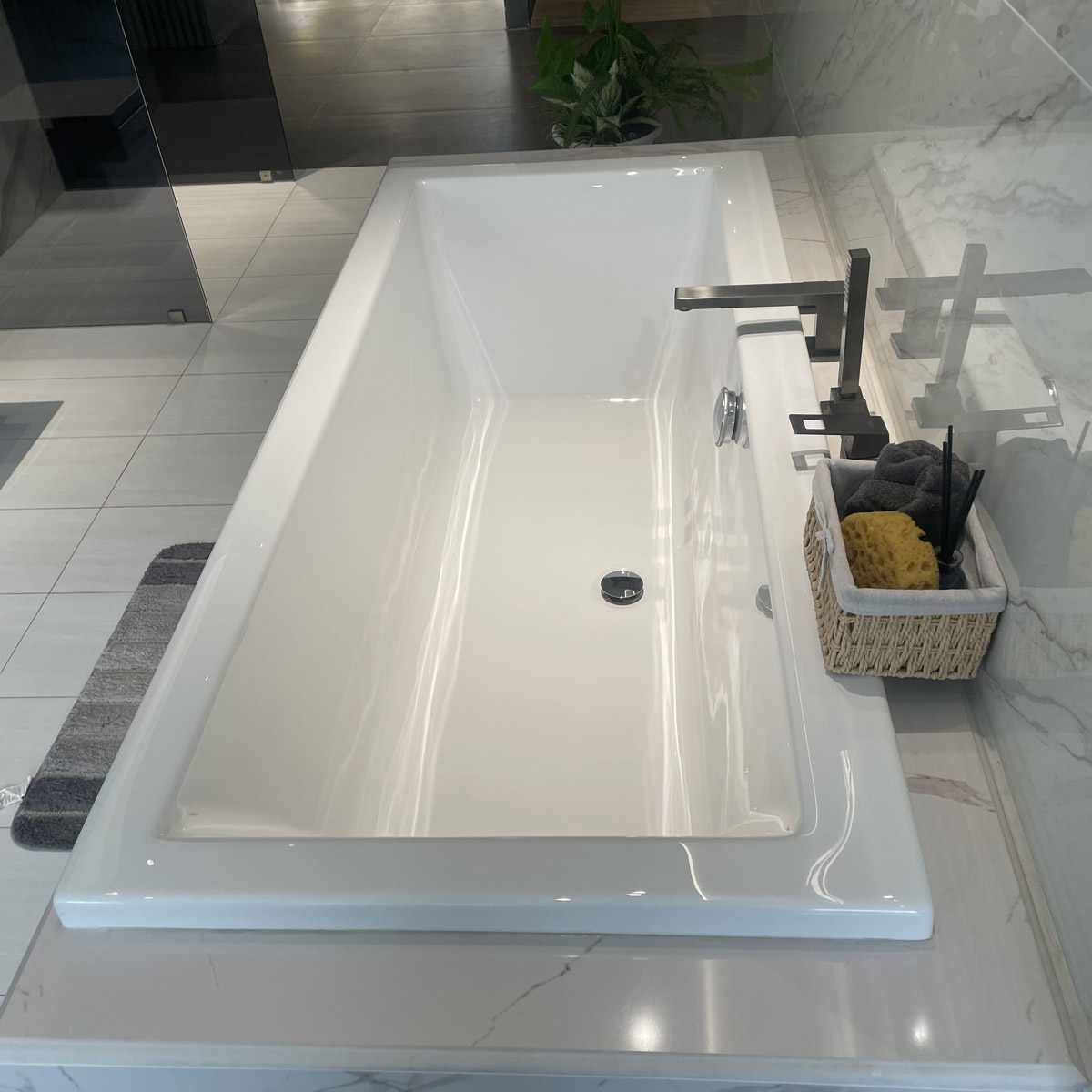 Bồn tắm xây 1m8 Eurocube Grohe 39159000