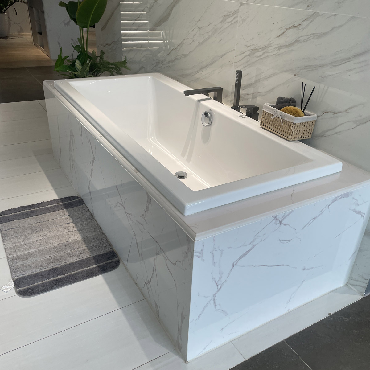 Bồn tắm xây 1m8 Eurocube Grohe 39159000