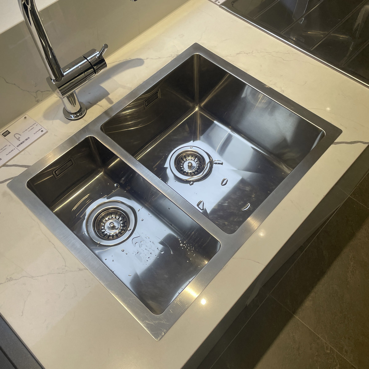 Chậu rửa chén 2 hộc K700U GROHE 31576SD1