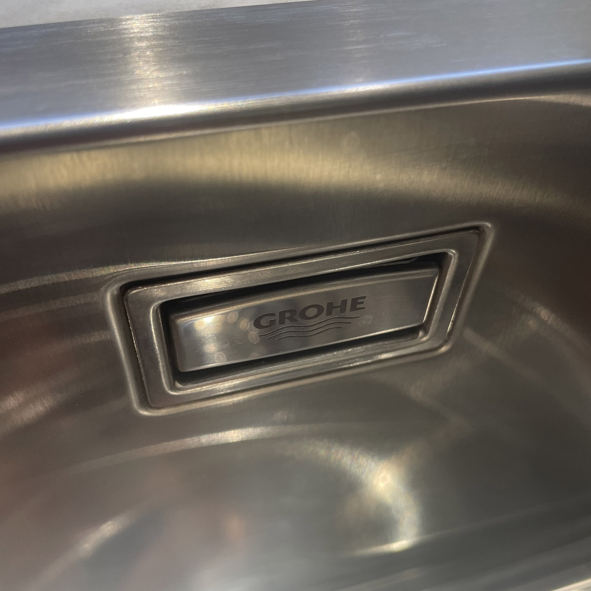 Chậu rửa chén 2 hộc K700U GROHE 31576SD1