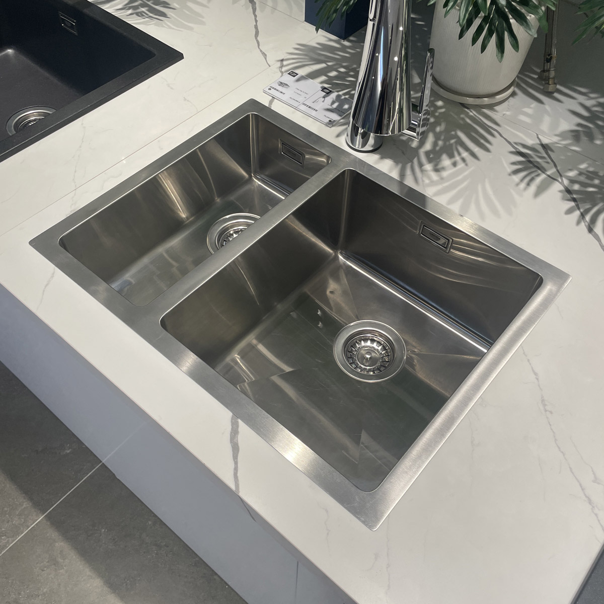 Chậu rửa chén 2 hộc K700U GROHE 31576SD1