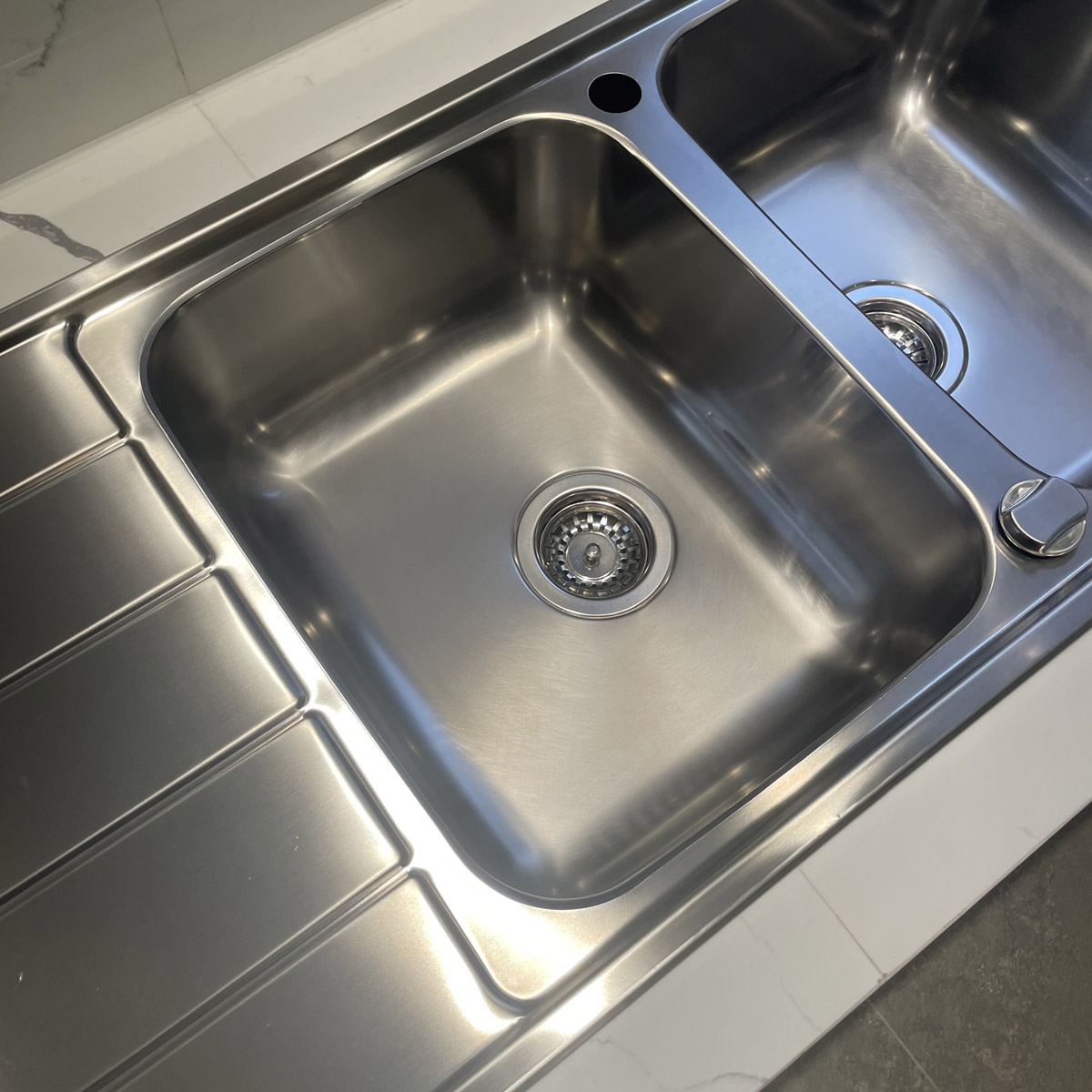 Chậu rửa chén 2 hộc cánh trái K500 GROHE 31588SD1