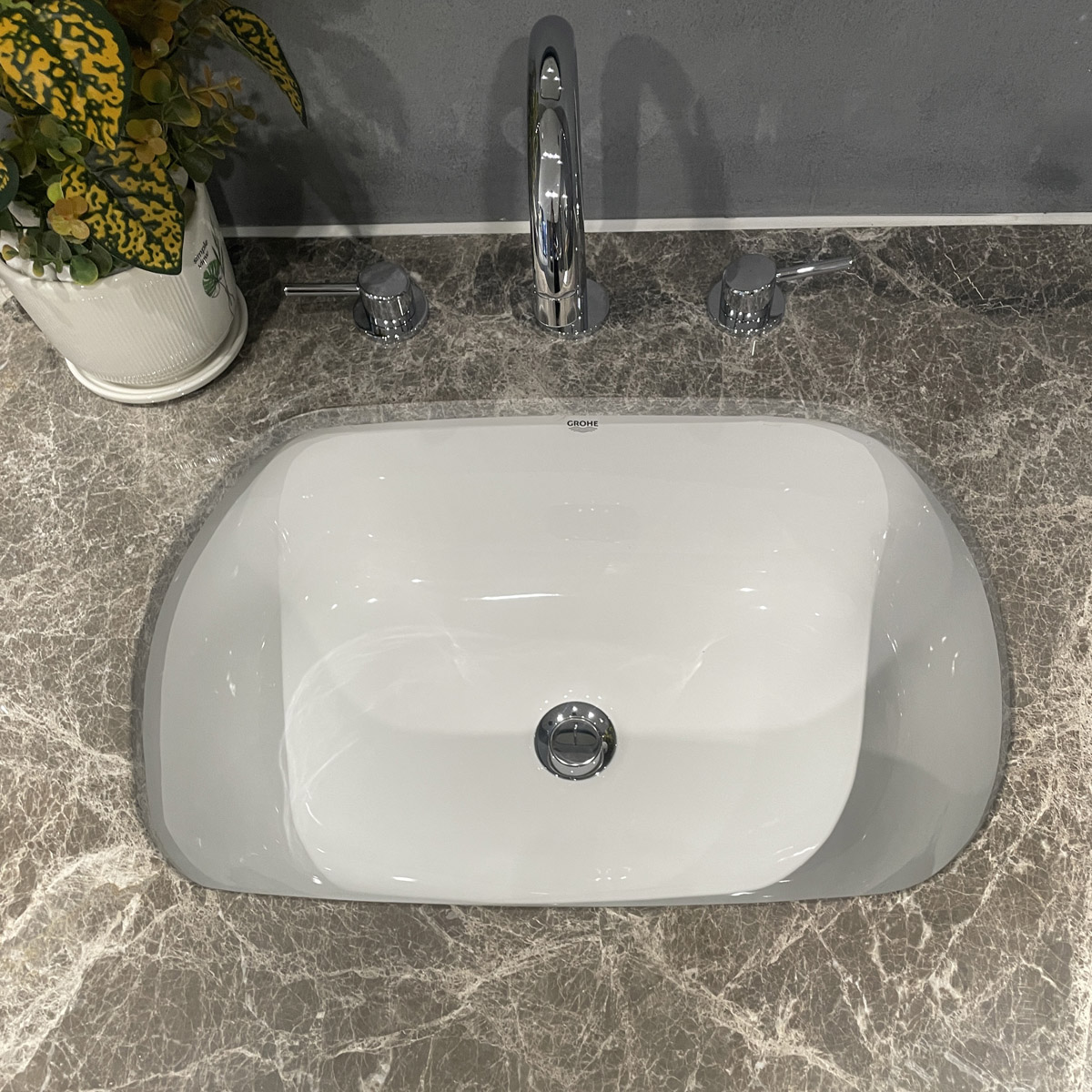 Chậu rửa mặt lavabo âm bàn GROHE 39125001