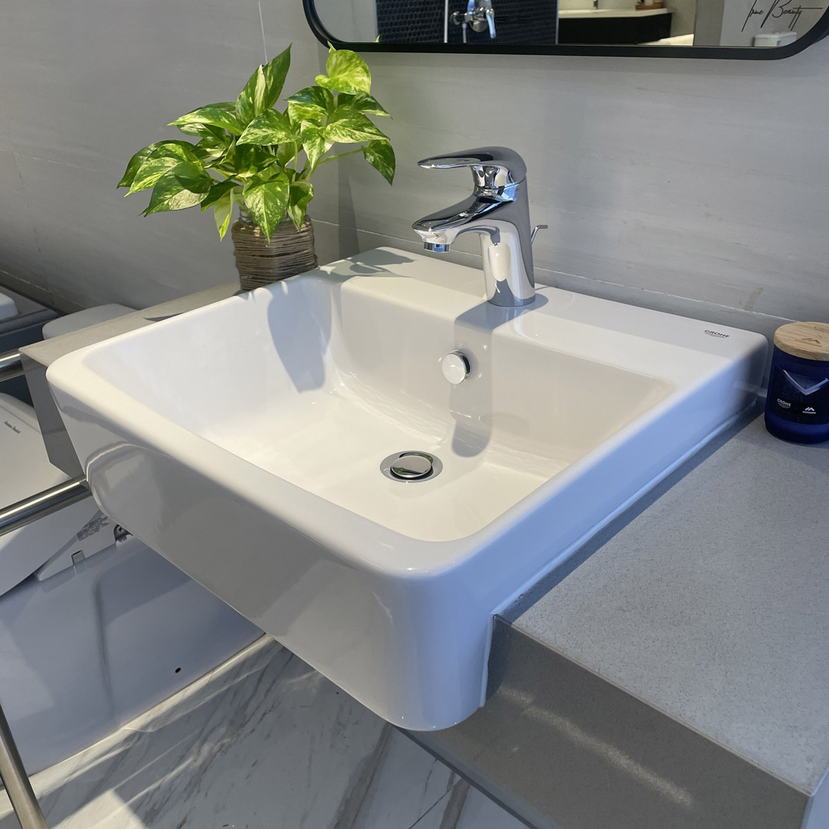 Chậu rửa lavabo bán âm bàn Eurocube GROHE 124581