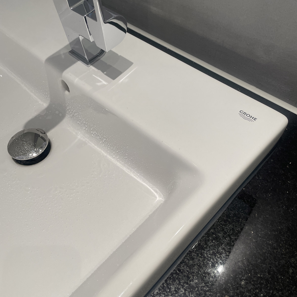 Chậu rửa mặt lavabo bán âm Eurocube GROHE 39311000