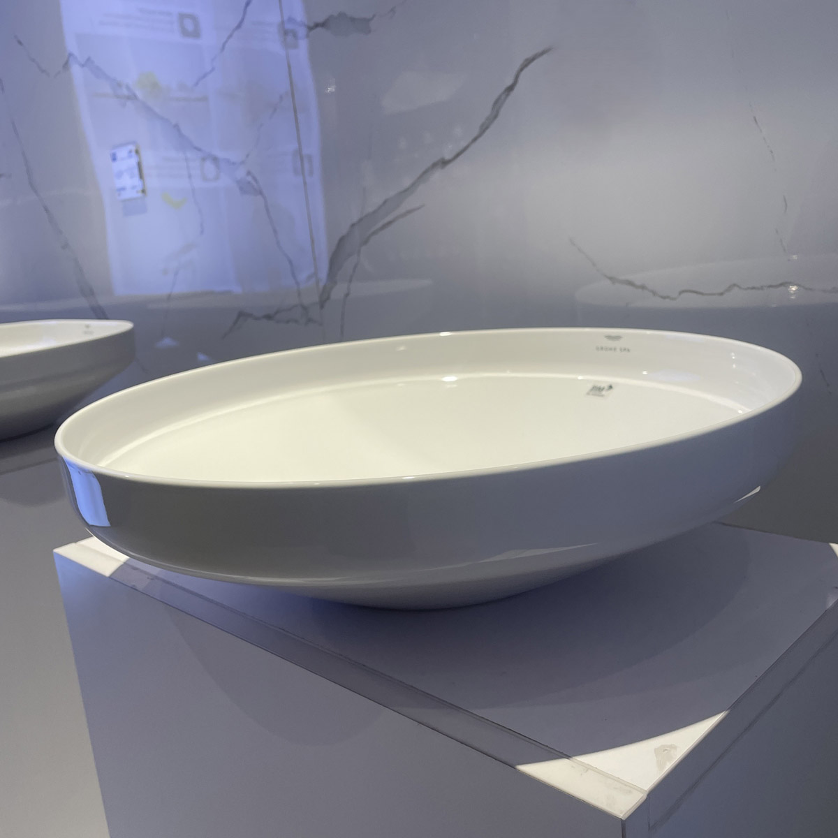 Chậu lavabo đặt bàn AIRIO GROHE 3995500H