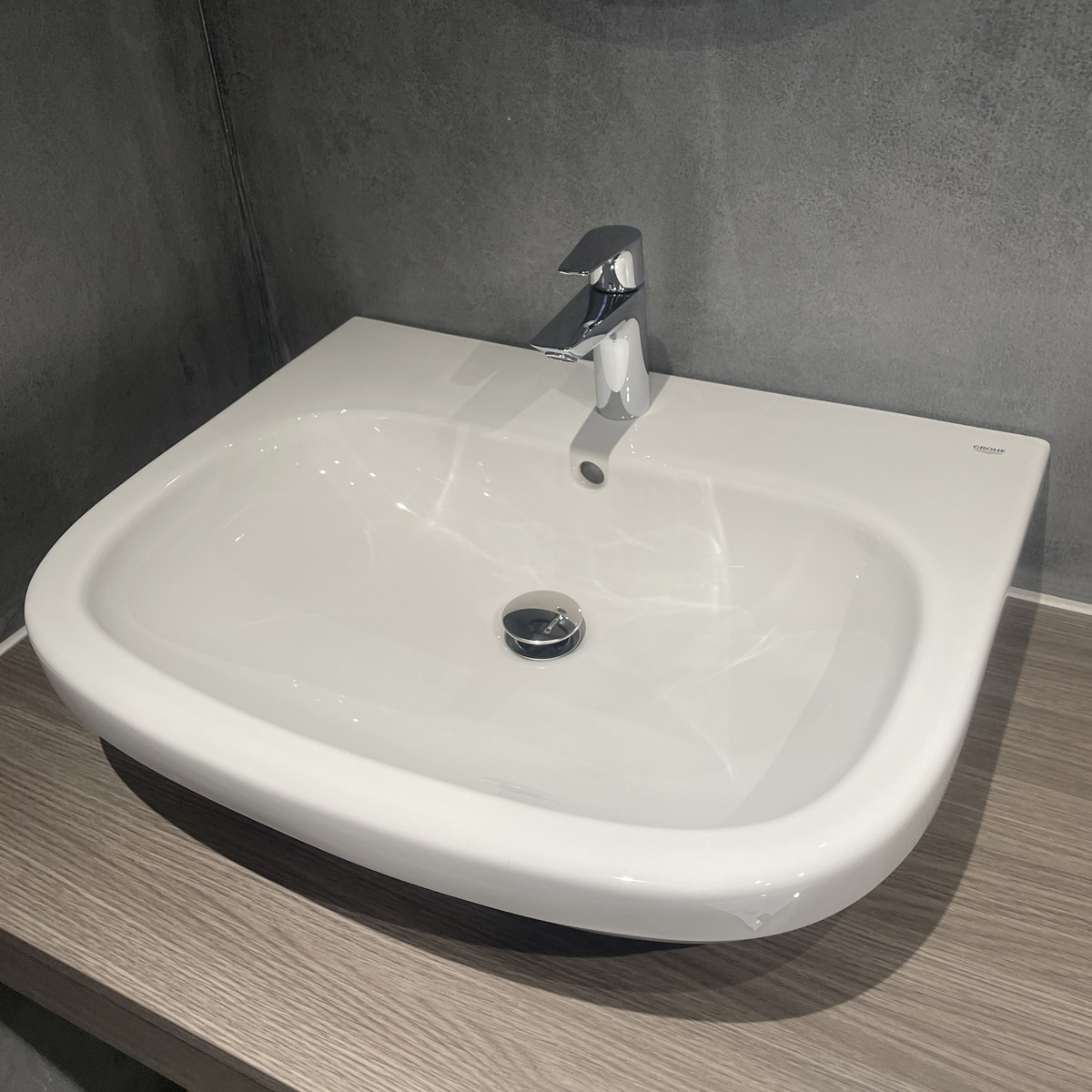 Chậu rửa lavabo treo tường Euro Ceramic GROHE 39323000