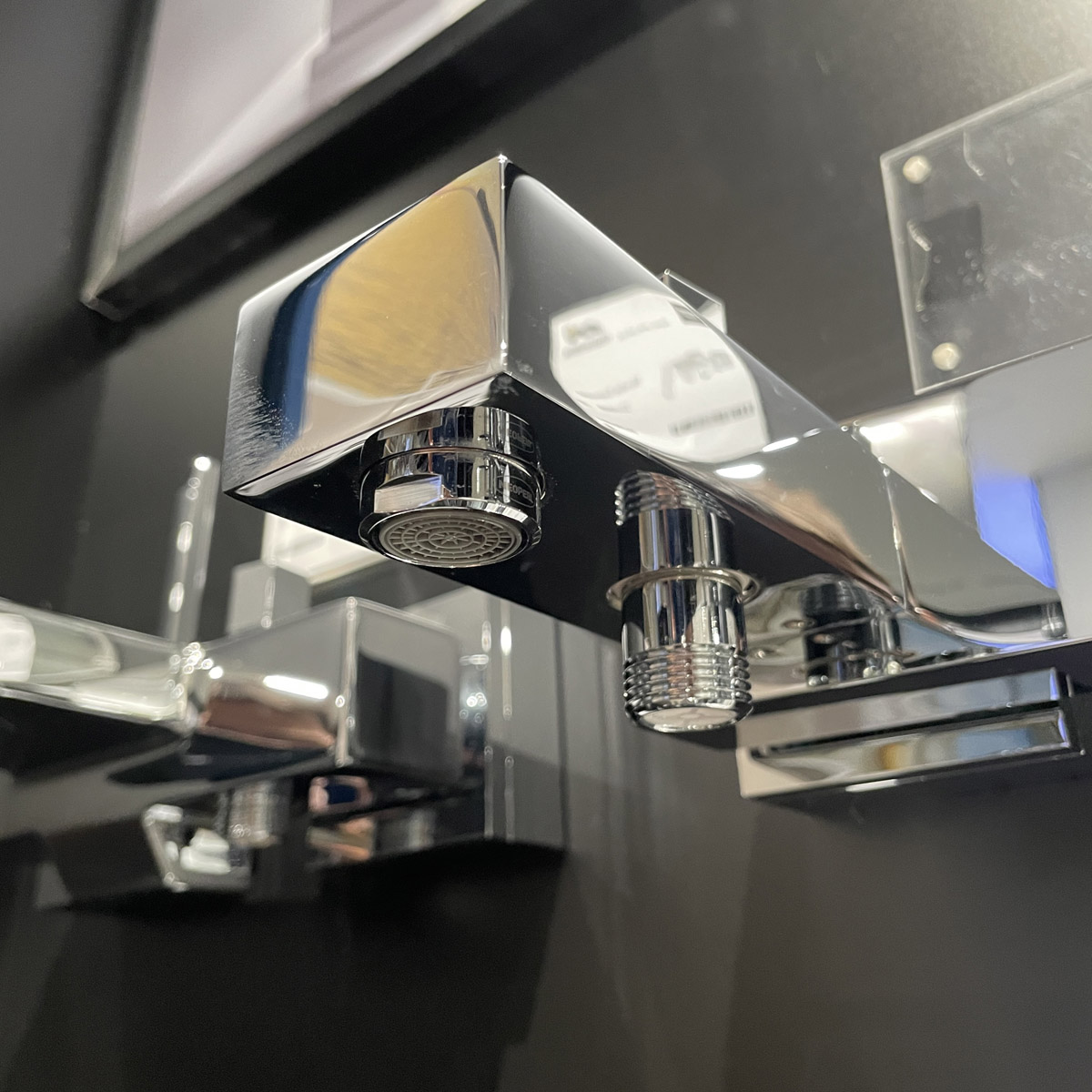 Củ sen tắm nóng lạnh Eurocube Grohe 23140000