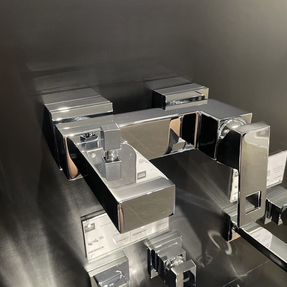 Củ sen tắm nóng lạnh Eurocube Grohe 23140000