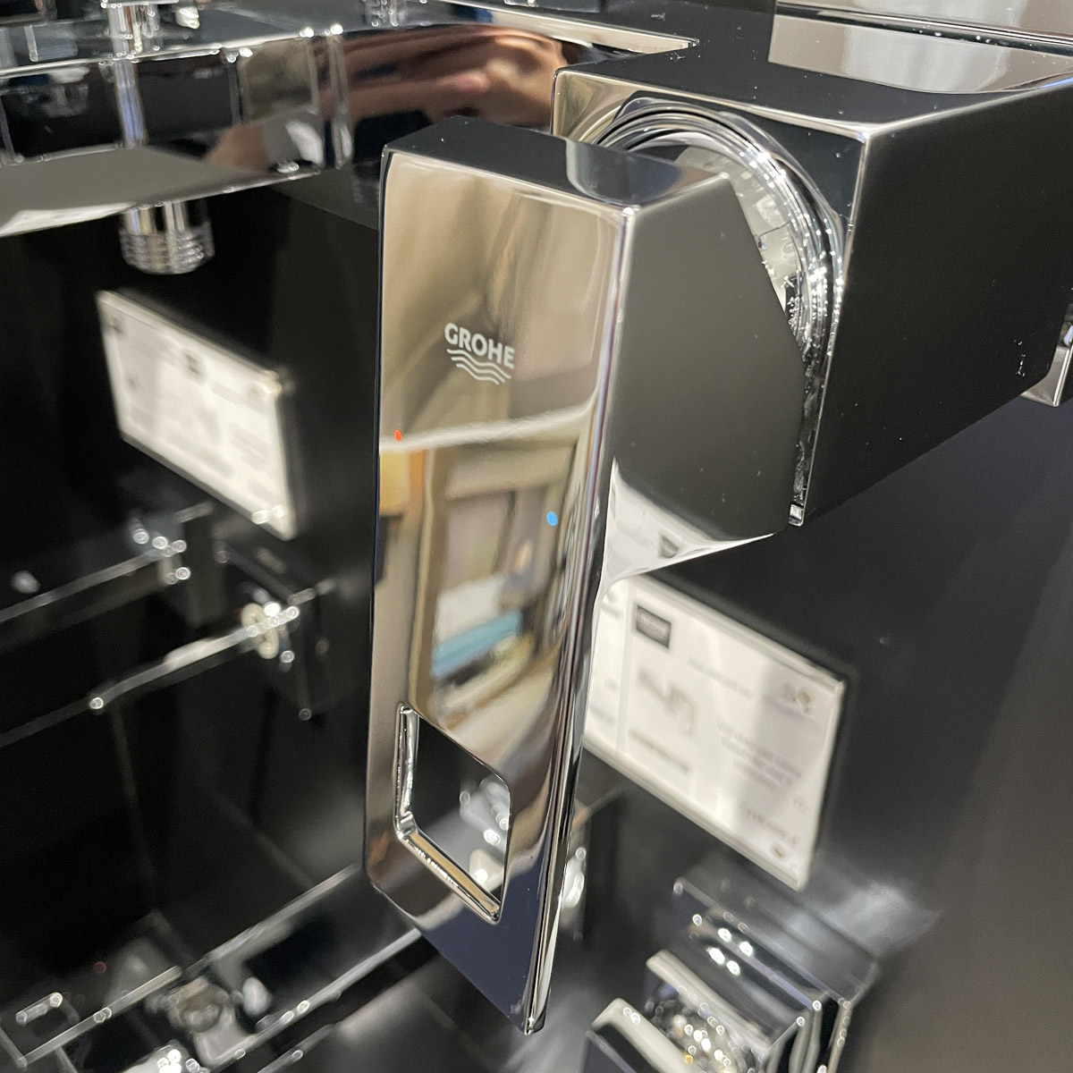 Củ sen tắm nóng lạnh Eurocube Grohe 23140000