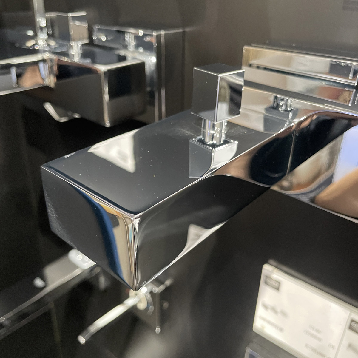 Củ sen tắm nóng lạnh Eurocube Grohe 23140000